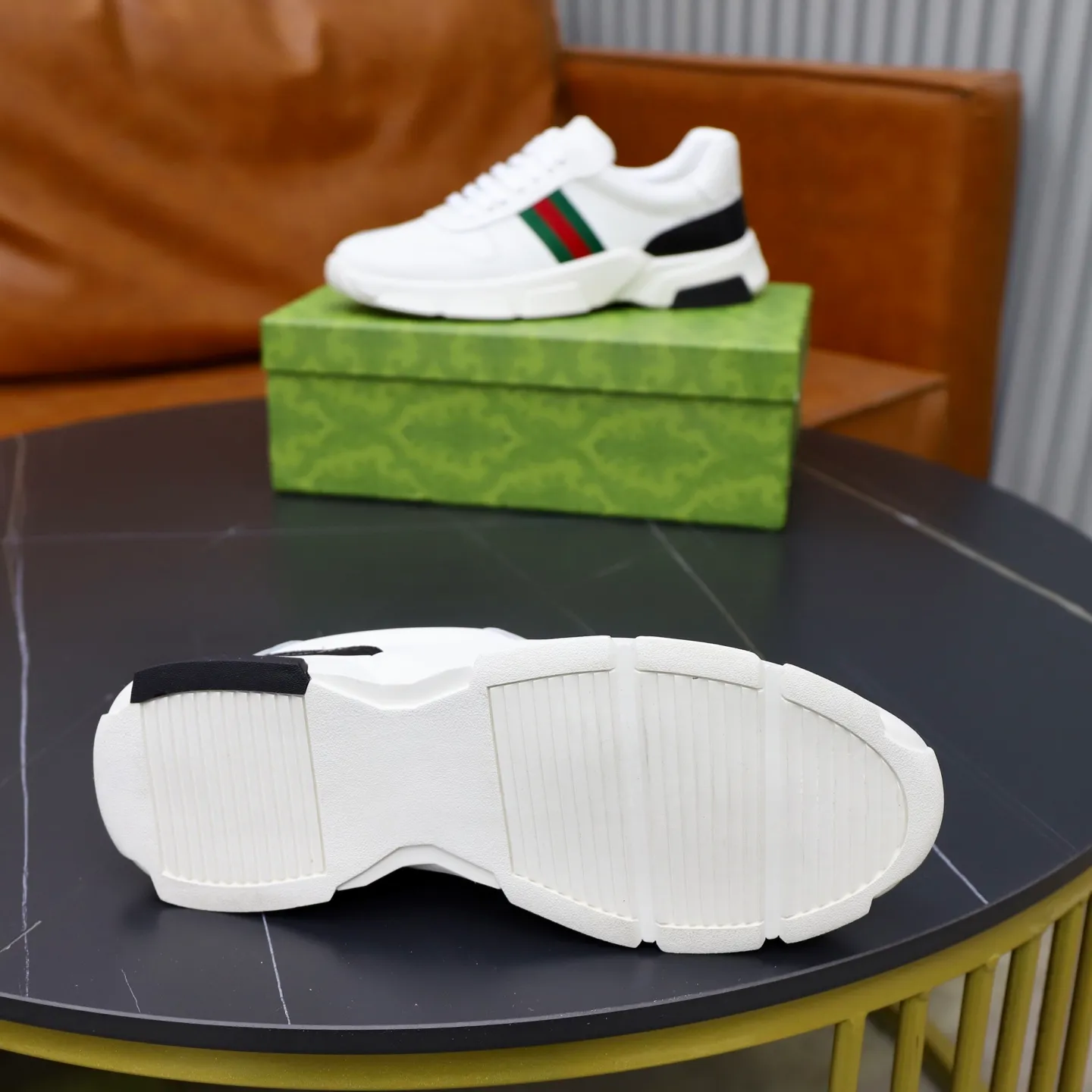 Ex-factory price: 540💰💰🙅‍♂️🙅‍♂️🙅‍♂️ Brand: GUCCI Standard code: 38-44 (45 customized) Grade: Same as the official website Material: Cowhide stitching Comfortable and breathable sheepskin lining Lightweight and wear-resistant sports outsole Style category: Men's fashionable casual shoes Running sports shoes Distinguished luxury brand elements Top luxury color: actual picture color